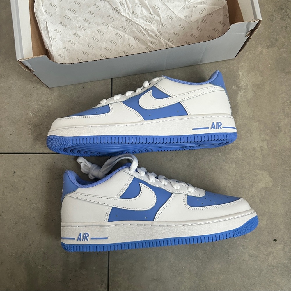 NEW Nike Air Force 1 Low white light blue GS 5.5 youth or 7 women's